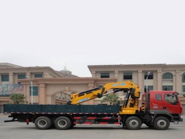 蛟河市吊车租赁_吊车出租介绍吊钩、吊环的使用要点